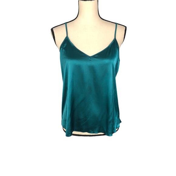 Green silky cami by Ekouaer medium - Picture 1 of 8